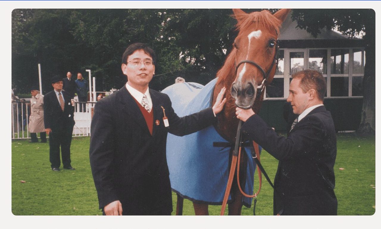 杨医生为爱尔兰队马术运动员看病